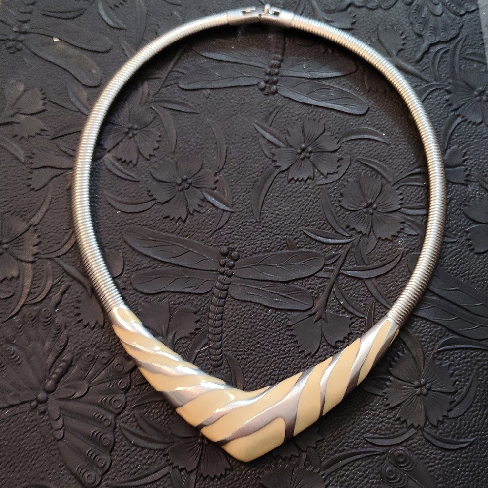 MONET Vintage Elegant Silver and Cream Necklace ~ FREE SHIPPING!